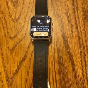 Apple SE 40 mm Watch - Rose Gold